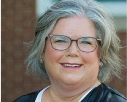 Headshot of Amy Penwell
